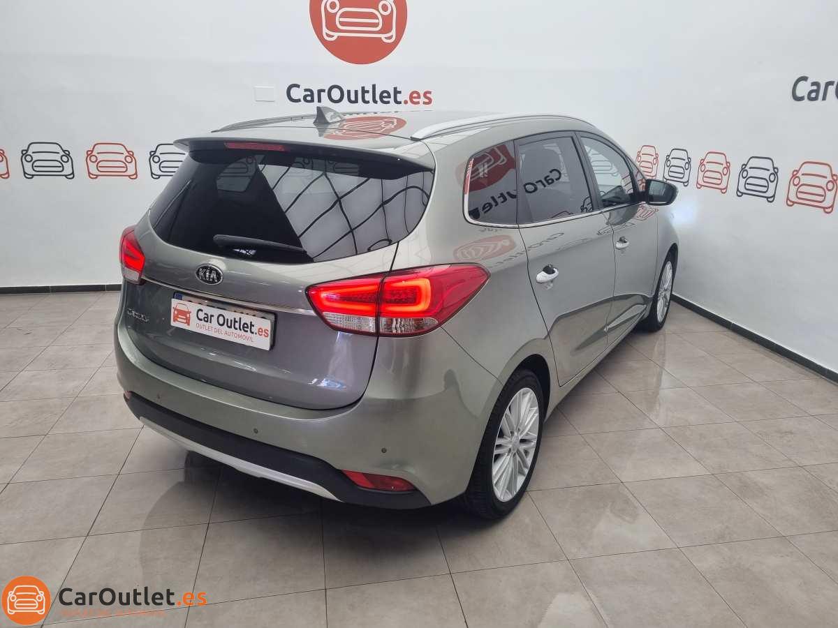 8 - Kia Carens 2018