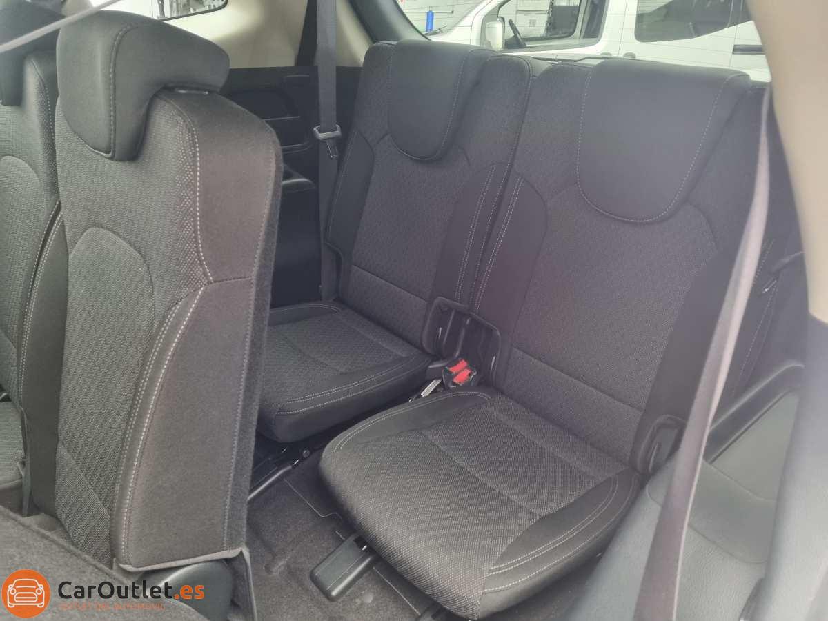 14 - Kia Carens 2018