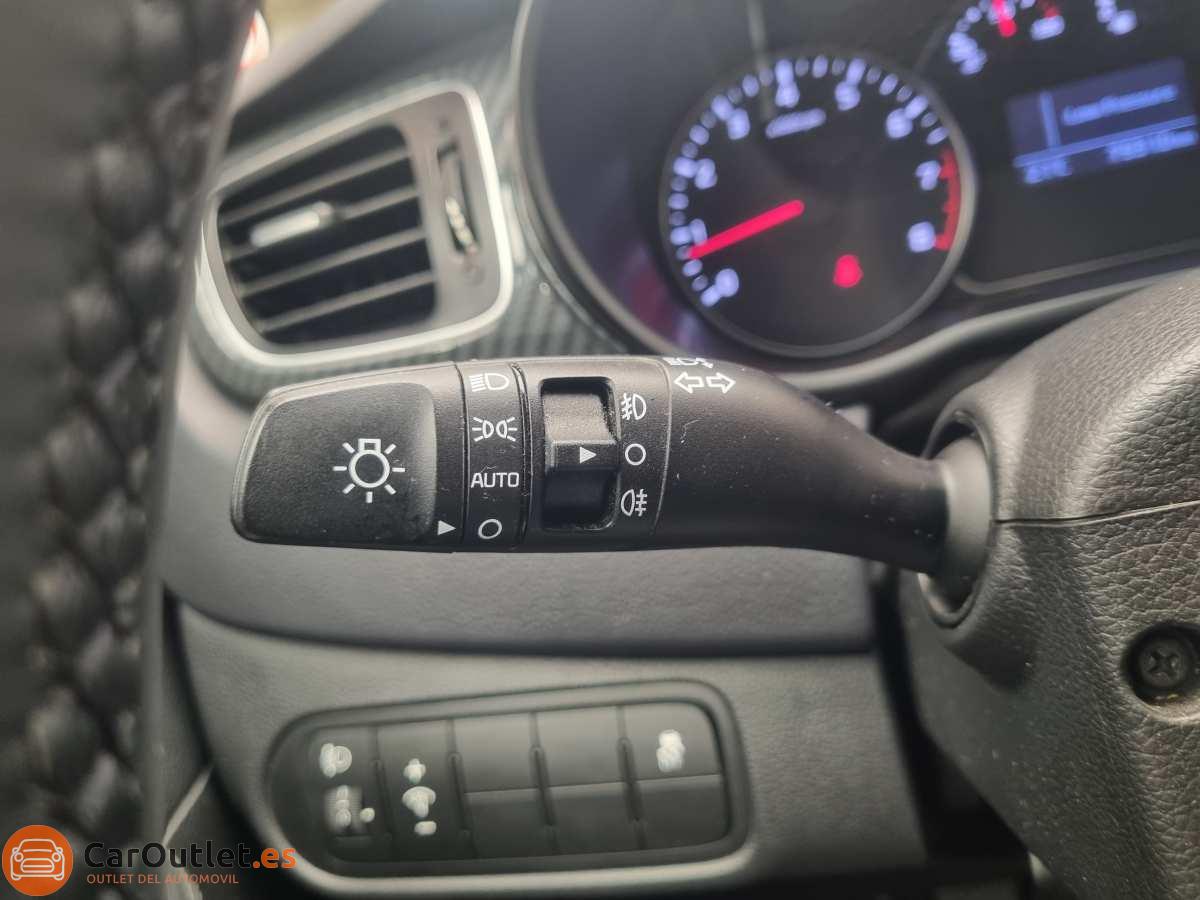 27 - Kia Carens 2018