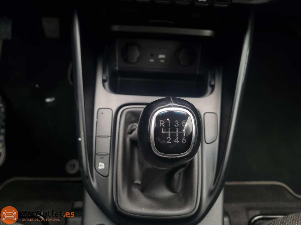 31 - Kia Carens 2018