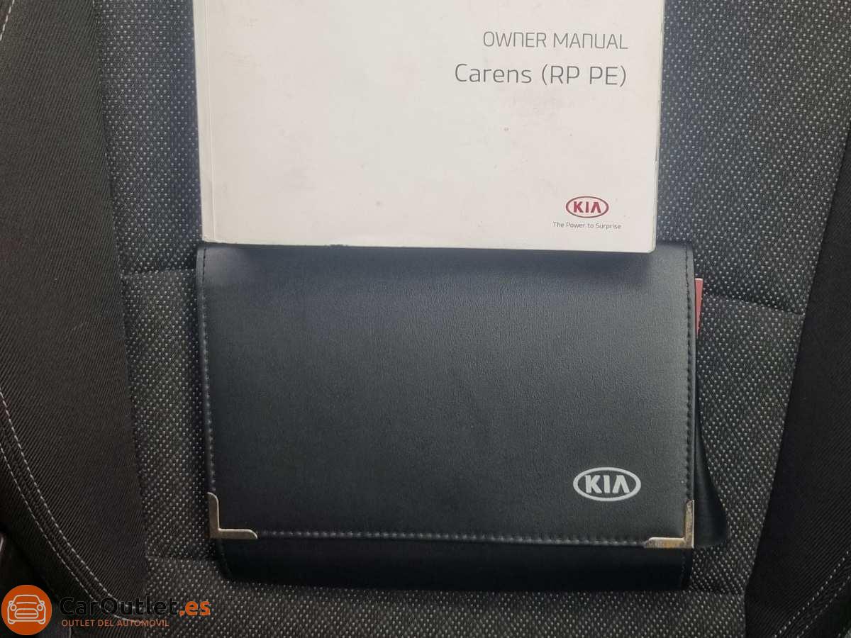 32 - Kia Carens 2018