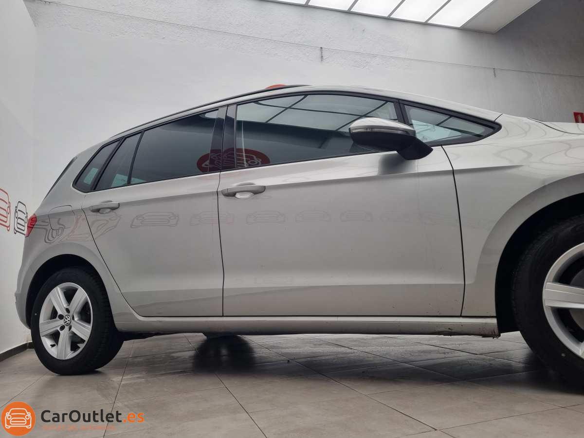 3 - Volkswagen Golf Sportsvan 2014