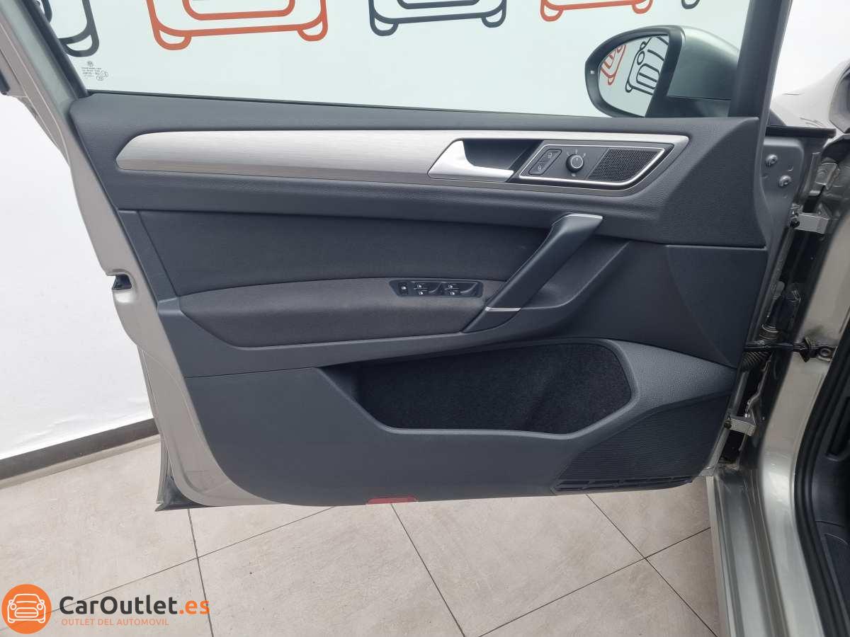 12 - Volkswagen Golf Sportsvan 2014