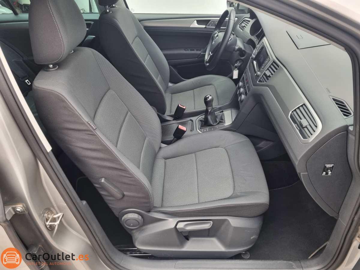 15 - Volkswagen Golf Sportsvan 2014