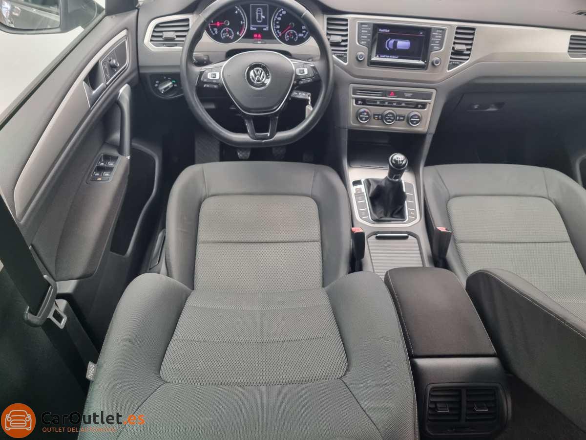 18 - Volkswagen Golf Sportsvan 2014