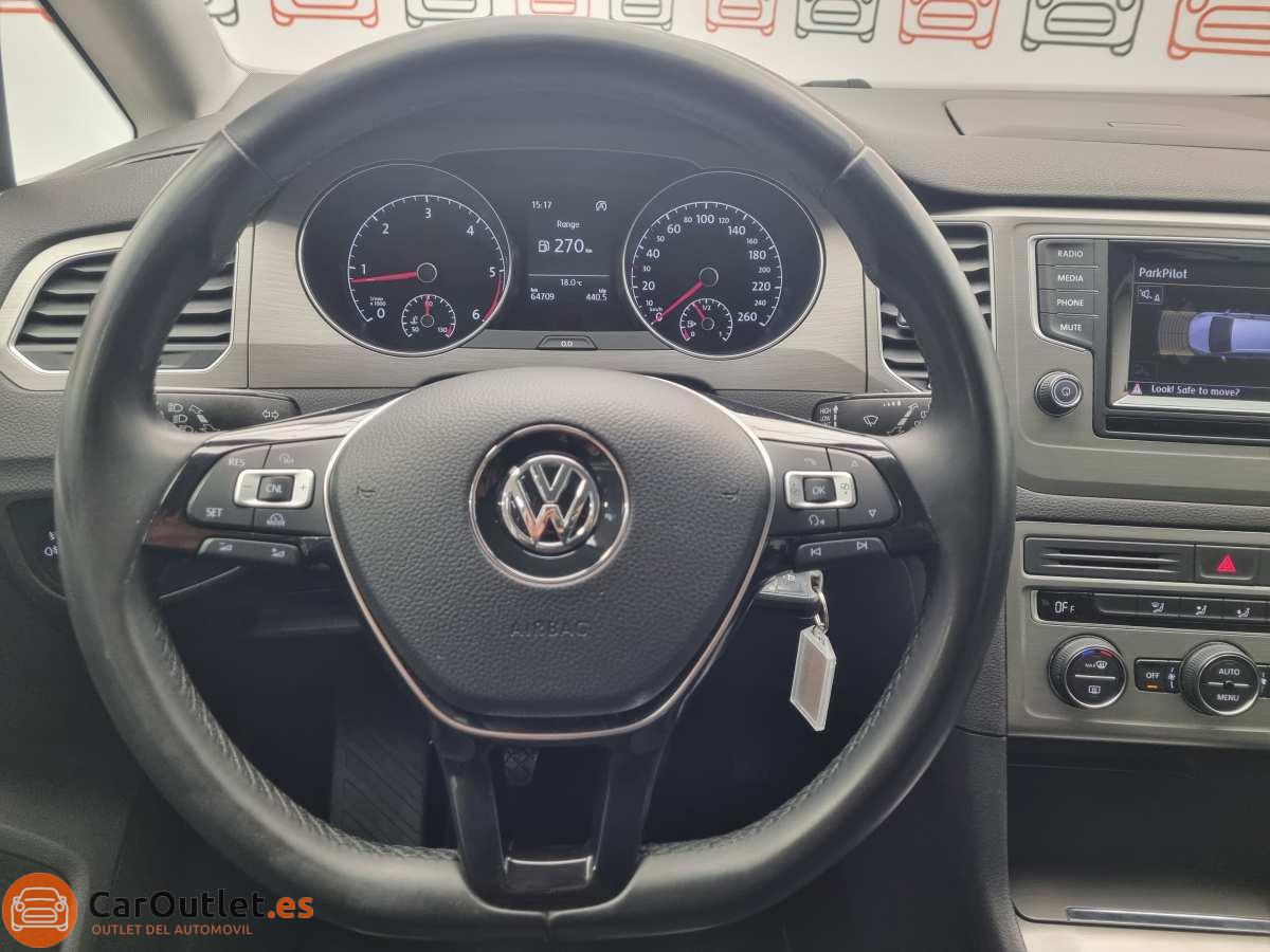 19 - Volkswagen Golf Sportsvan 2014