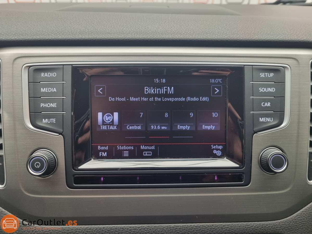 26 - Volkswagen Golf Sportsvan 2014