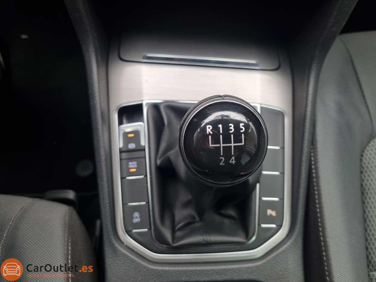 30 - Volkswagen Golf Sportsvan 2014