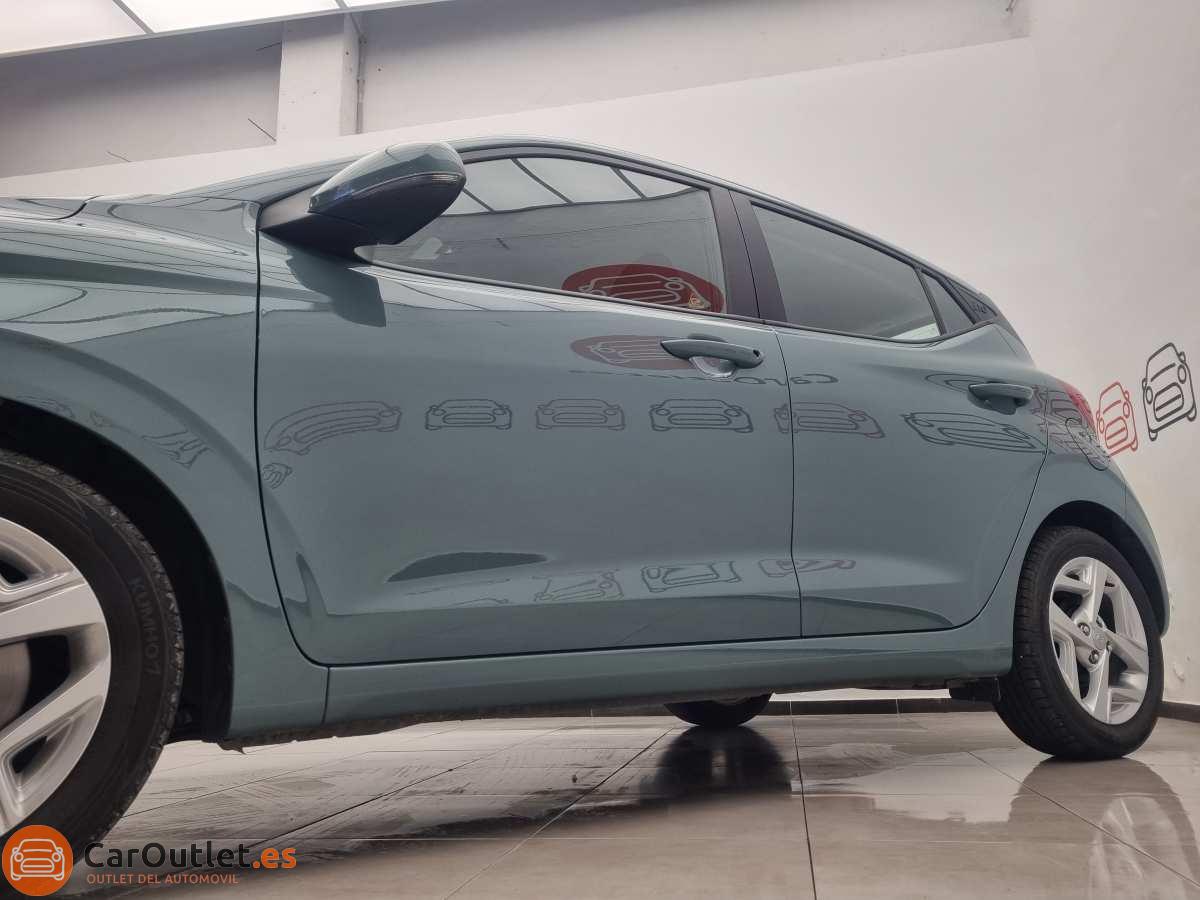 4 - Hyundai i10 2023 - AUTO