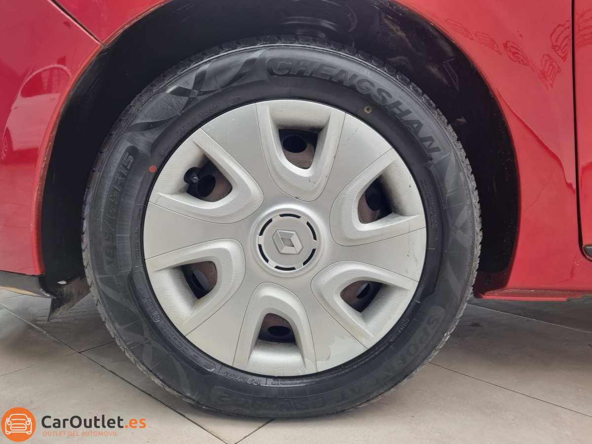 6 - Renault Clio 2015