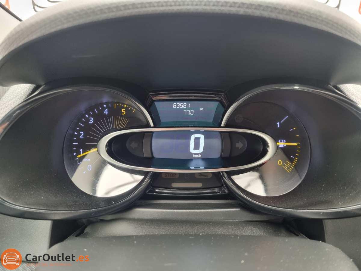 19 - Renault Clio 2015