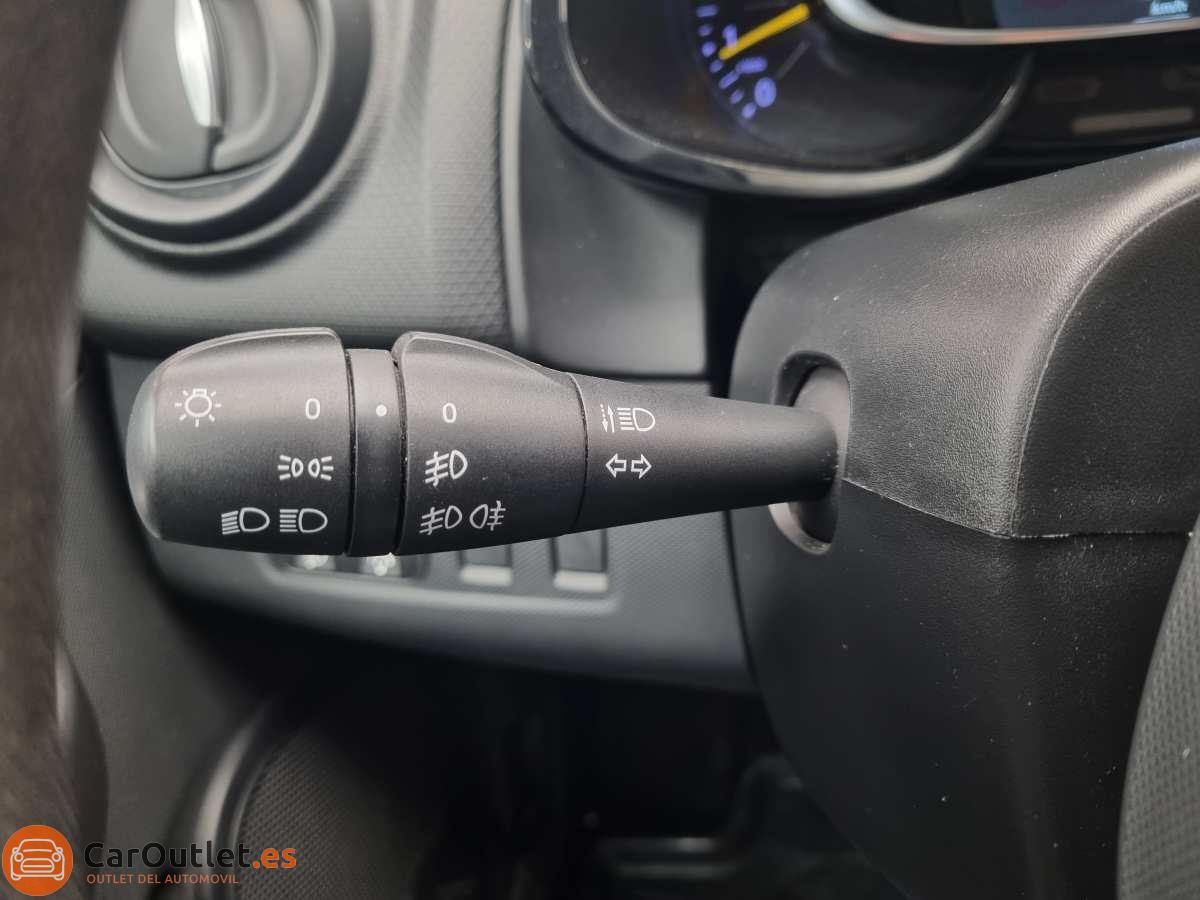 21 - Renault Clio 2015