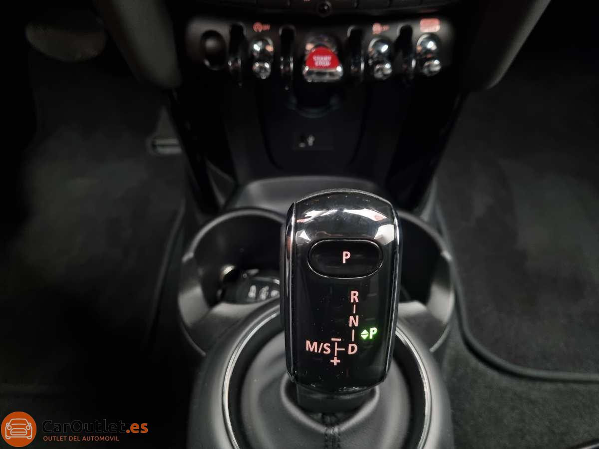 30 - MINI Cooper 2022 - AUTO