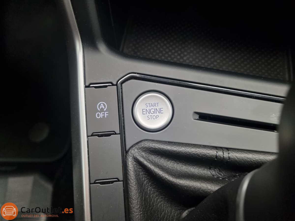 33 - Volkswagen Taigo 2024 - AUTO