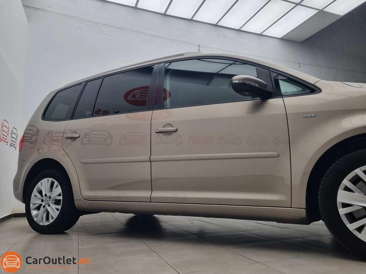 3 - Volkswagen Touran 2013 - AUTO