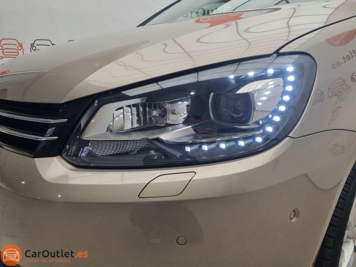 6 - Volkswagen Touran 2013 - AUTO