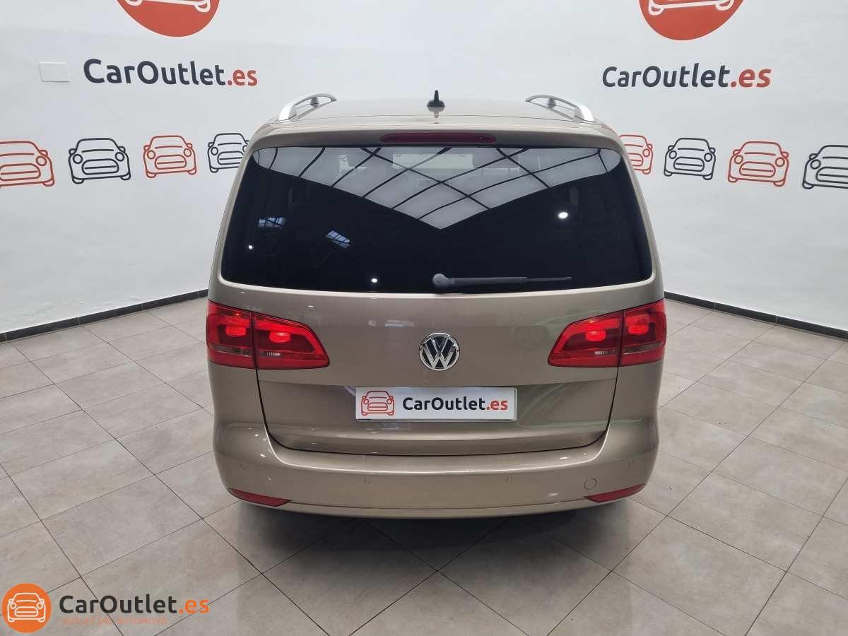 9 - Volkswagen Touran 2013 - AUTO
