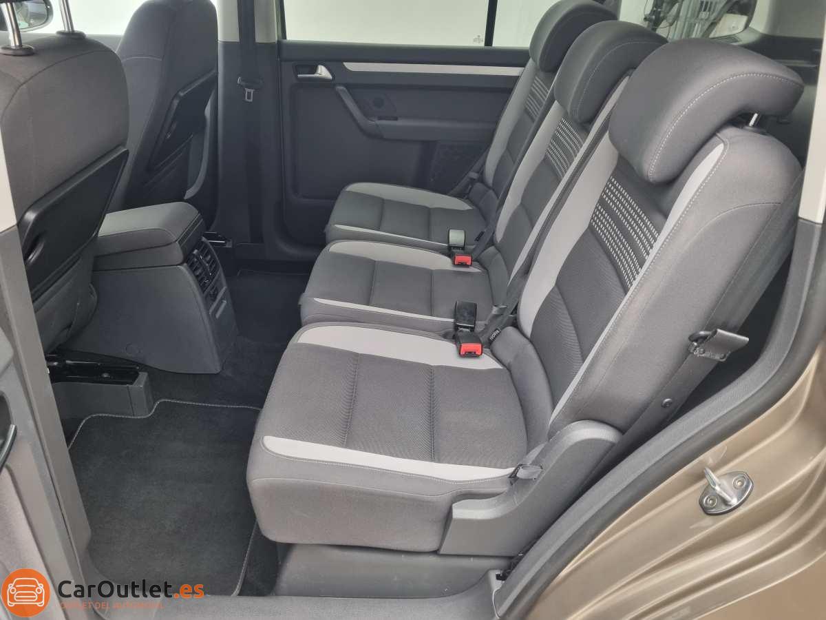 12 - Volkswagen Touran 2013 - AUTO