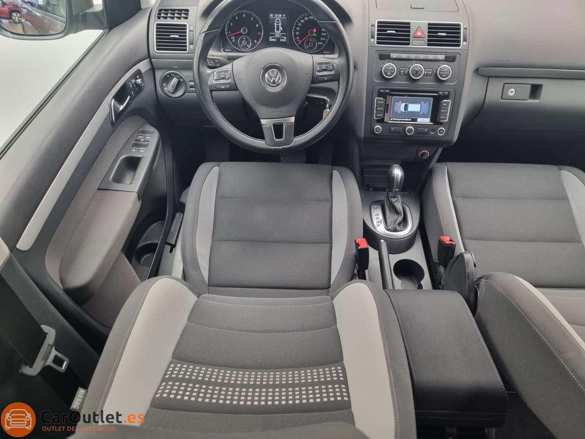 18 - Volkswagen Touran 2013 - AUTO