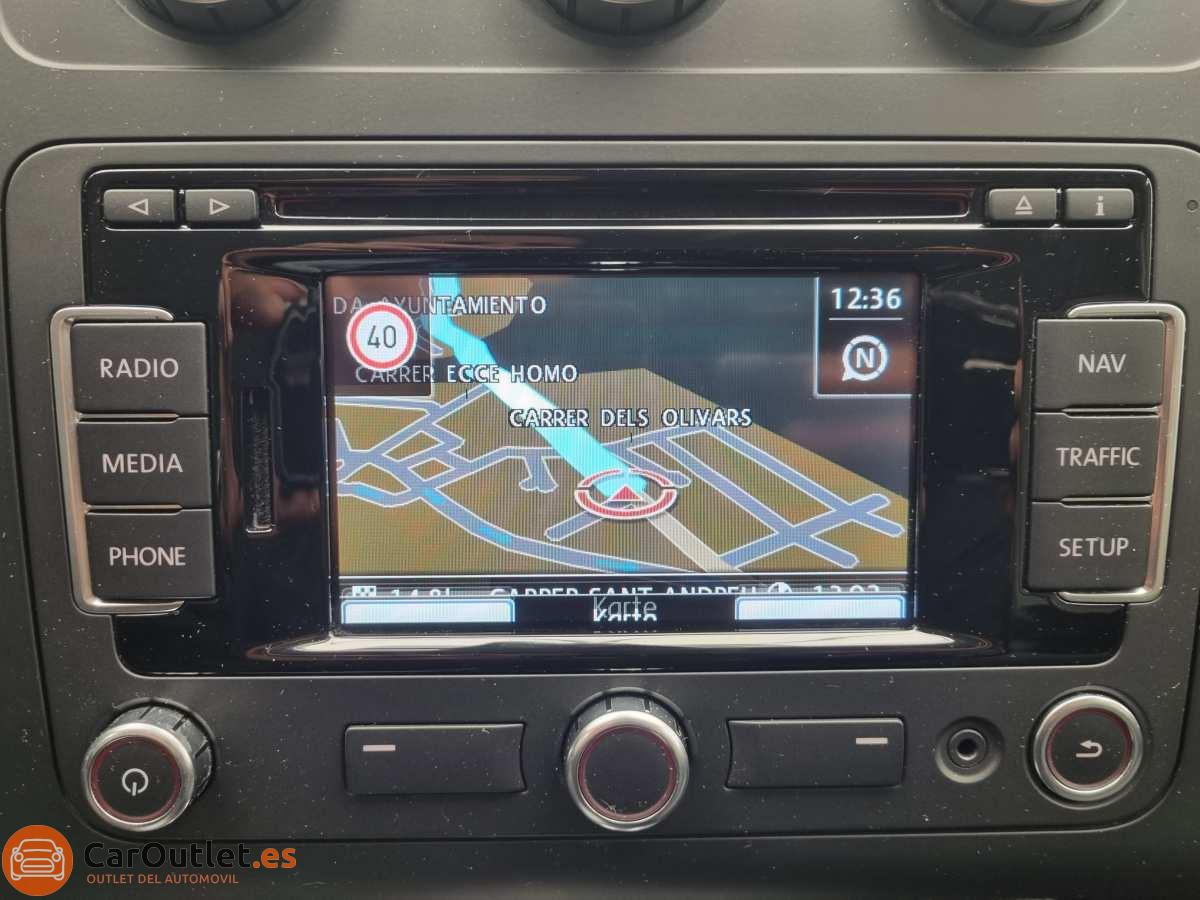 27 - Volkswagen Touran 2013 - AUTO