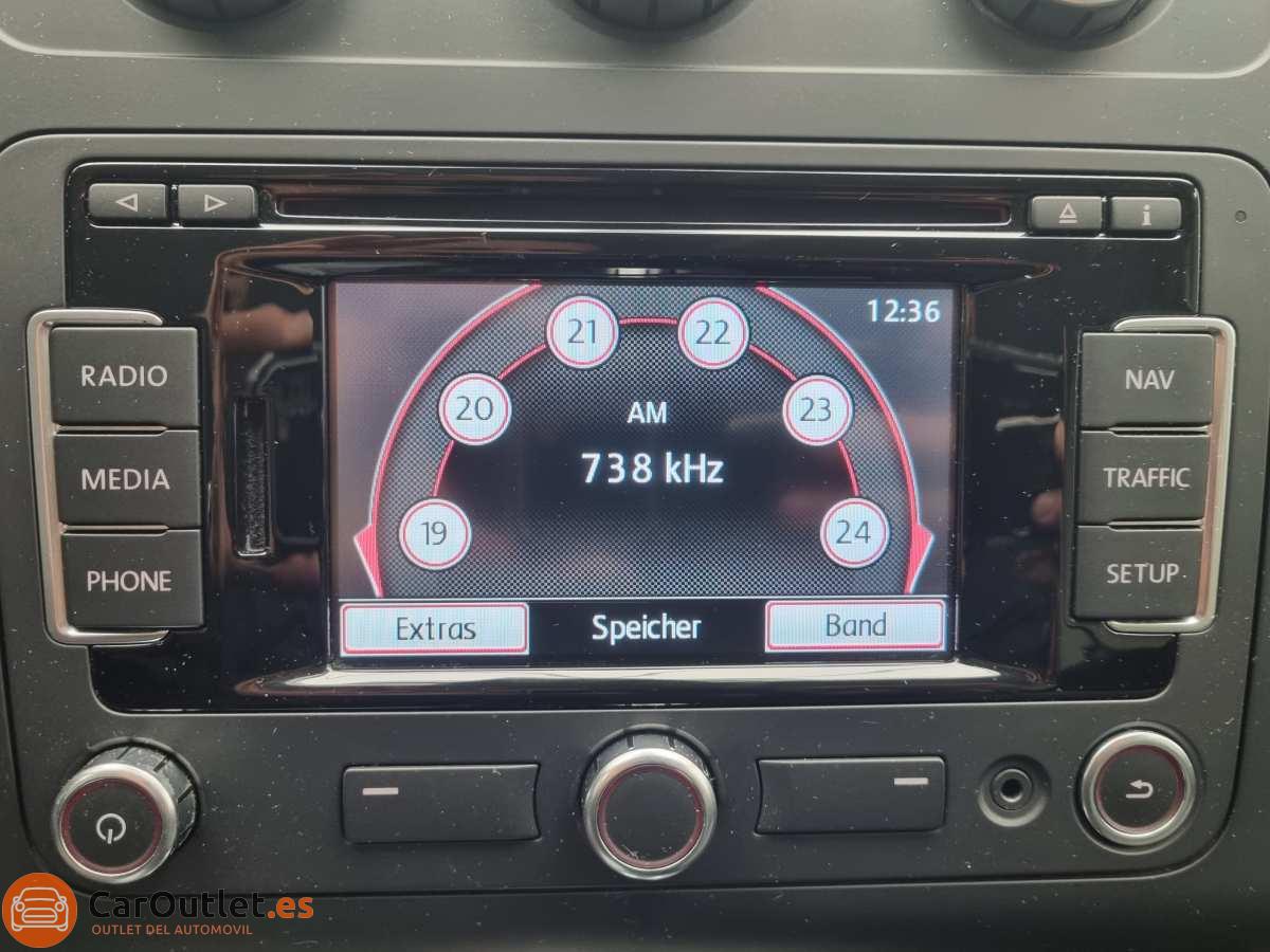 28 - Volkswagen Touran 2013 - AUTO