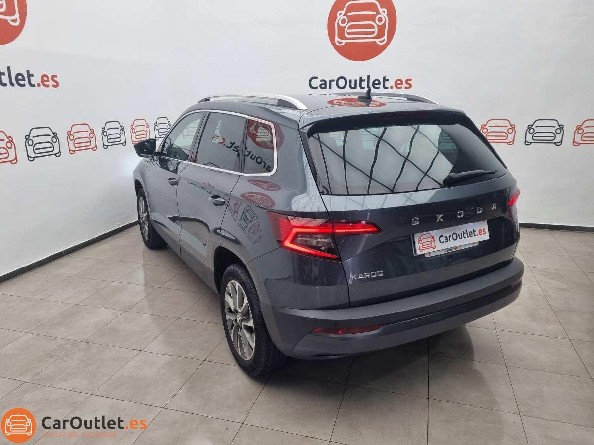 10 - Skoda KAROQ 2022 - AUTO