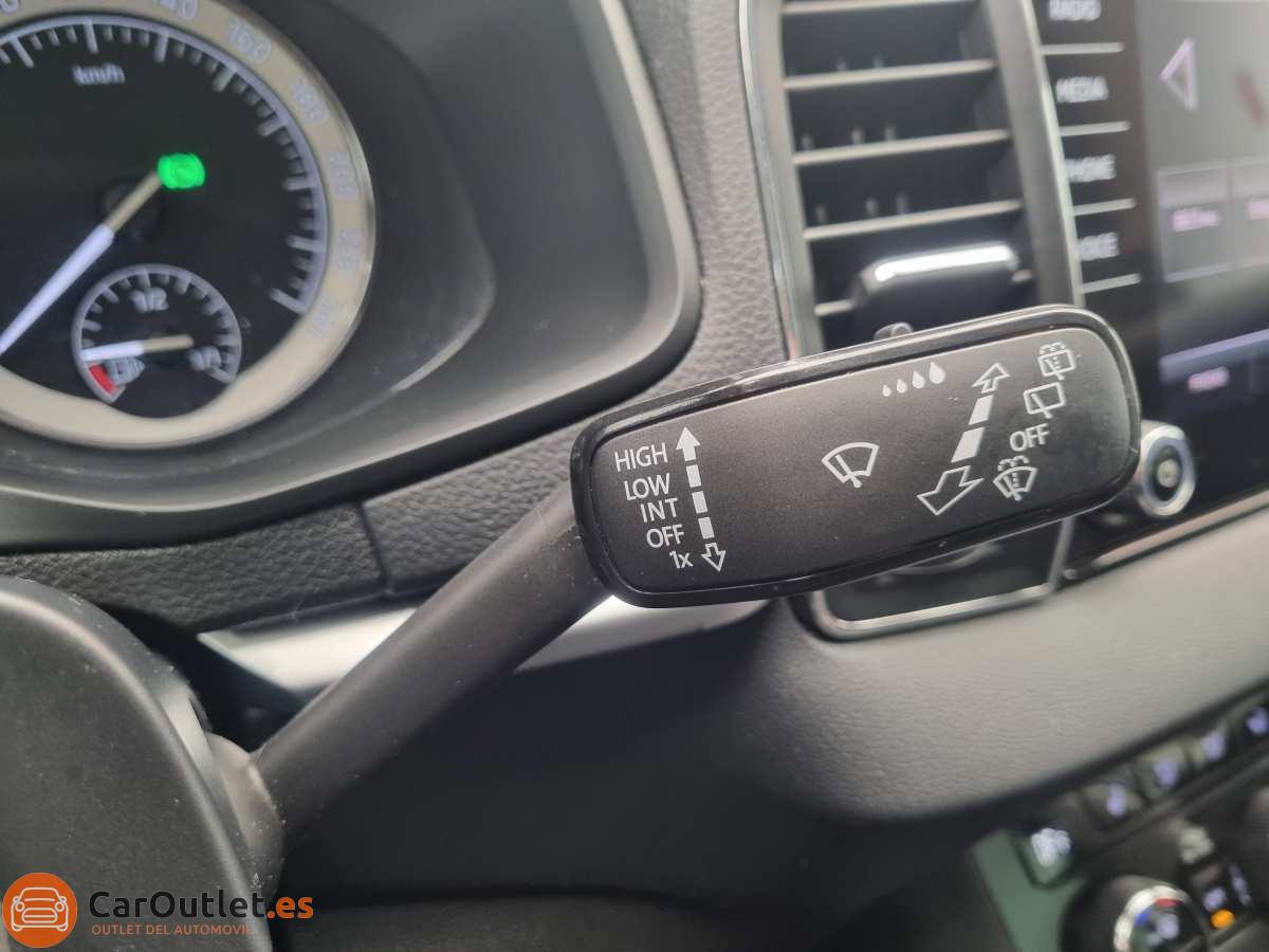 24 - Skoda KAROQ 2022 - AUTO