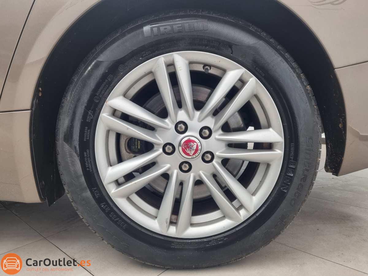 7 - Jaguar XF 2014 - AUTO