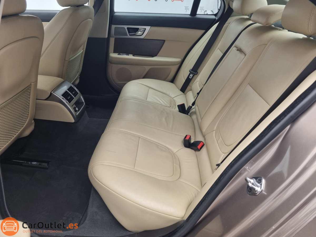 12 - Jaguar XF 2014 - AUTO