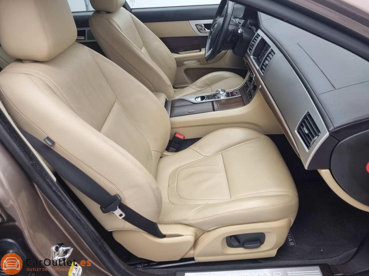 14 - Jaguar XF 2014 - AUTO