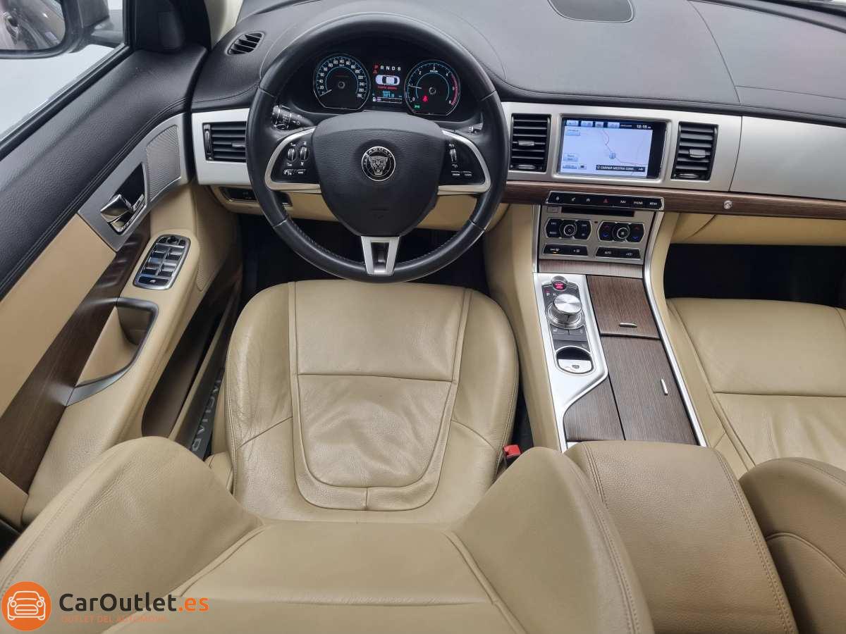 17 - Jaguar XF 2014 - AUTO