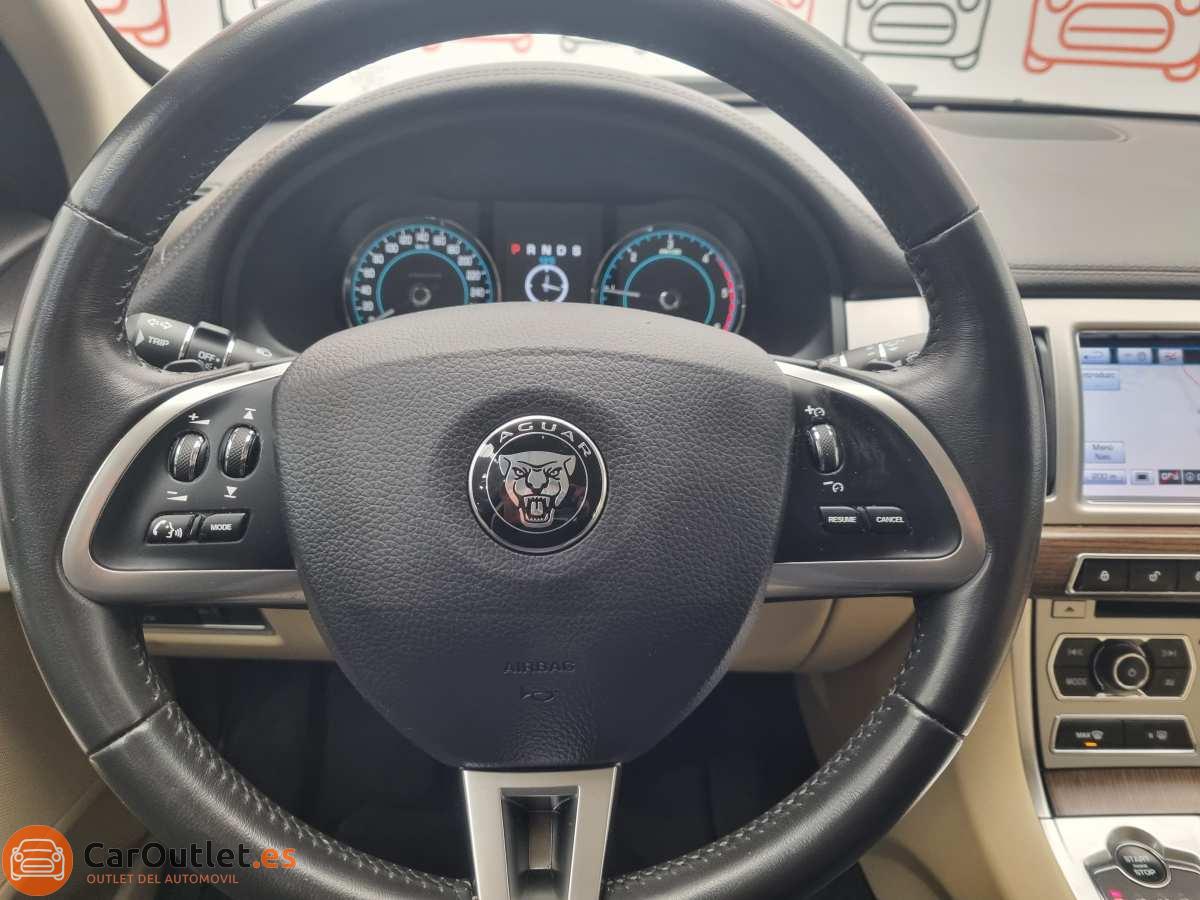 18 - Jaguar XF 2014 - AUTO