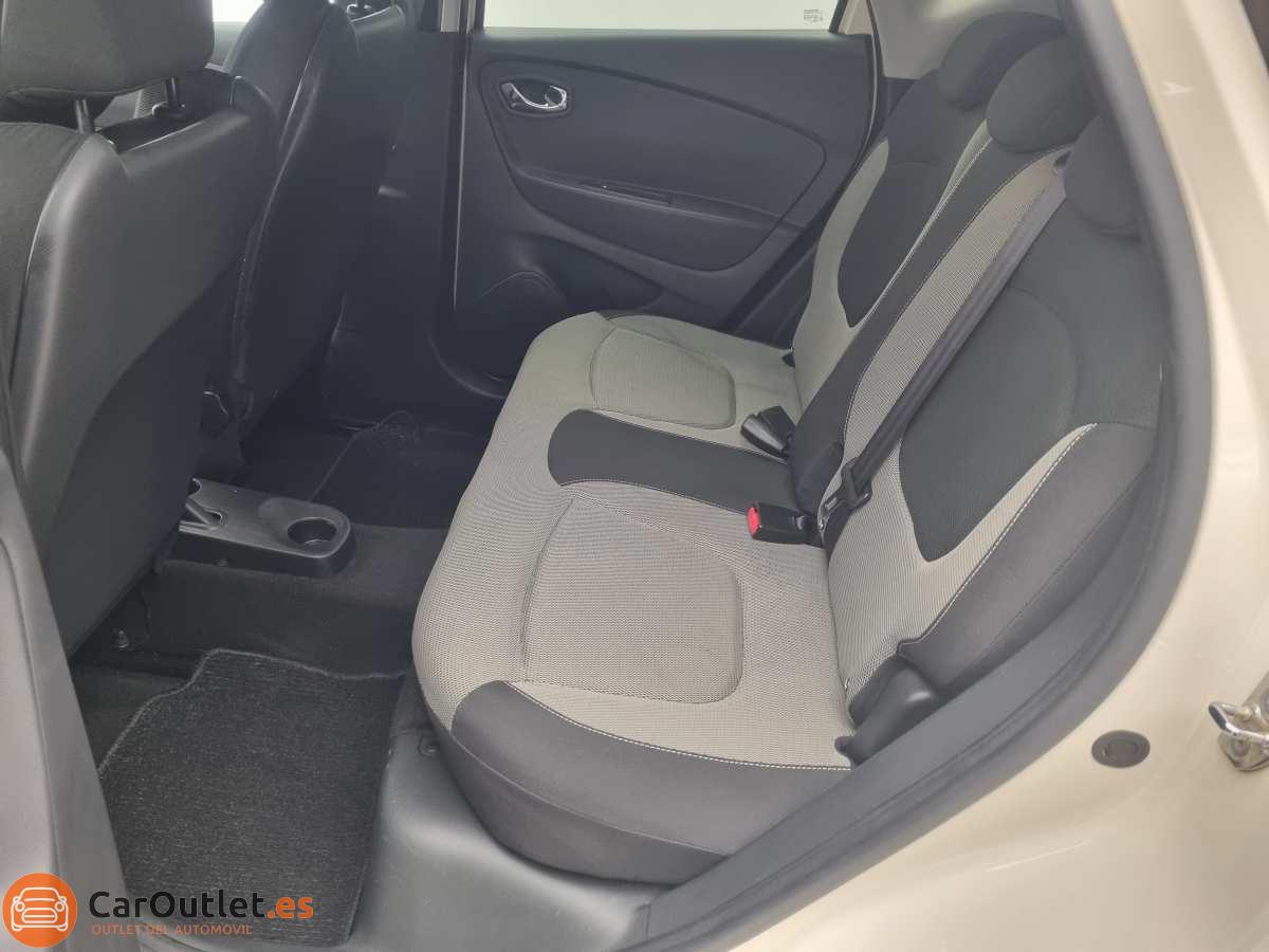 11 - Renault Captur 2014 - AUTO