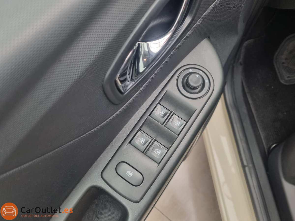 13 - Renault Captur 2014 - AUTO