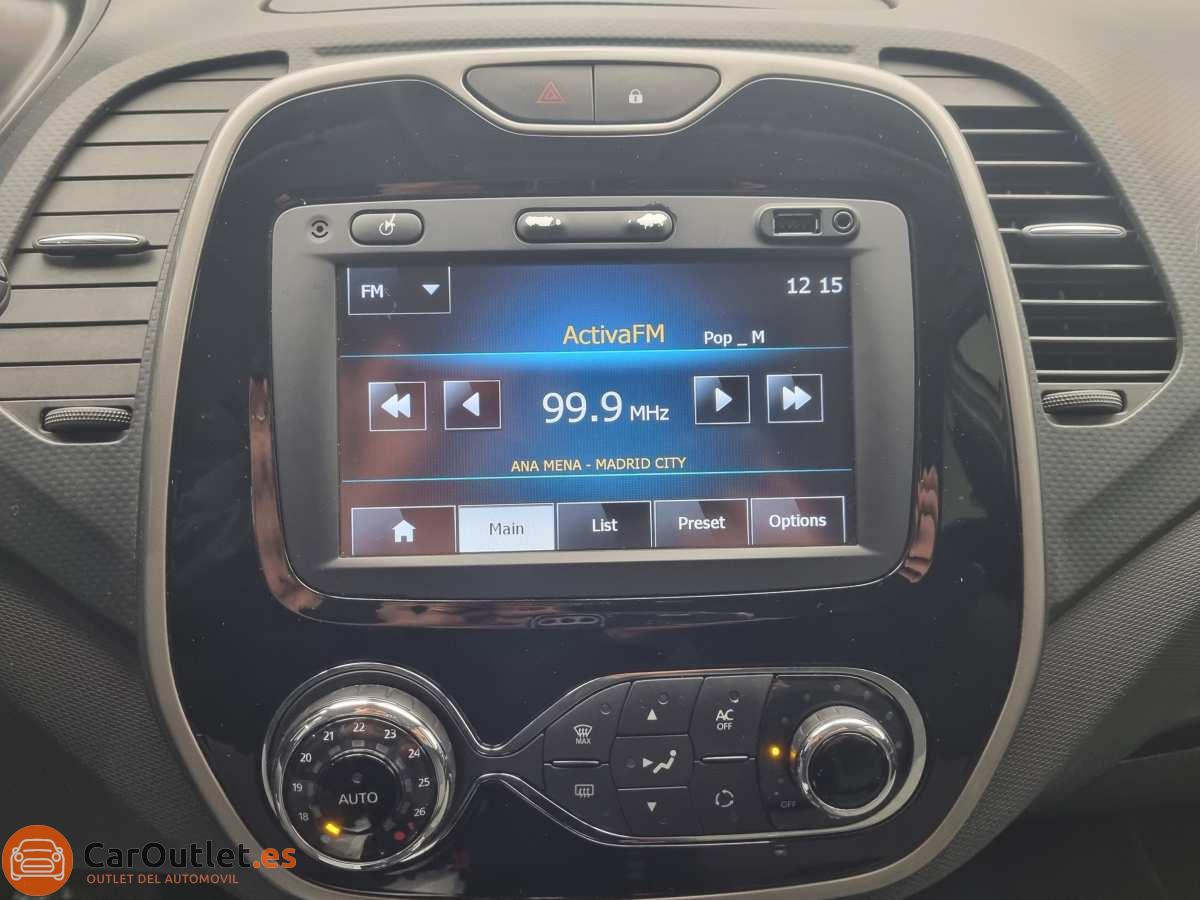 24 - Renault Captur 2014 - AUTO