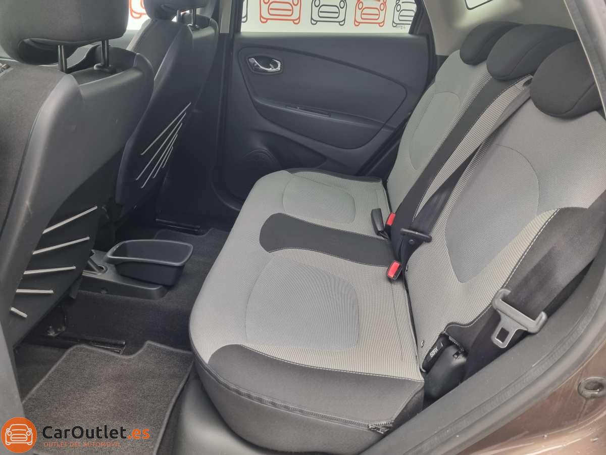 11 - Renault Captur 2014