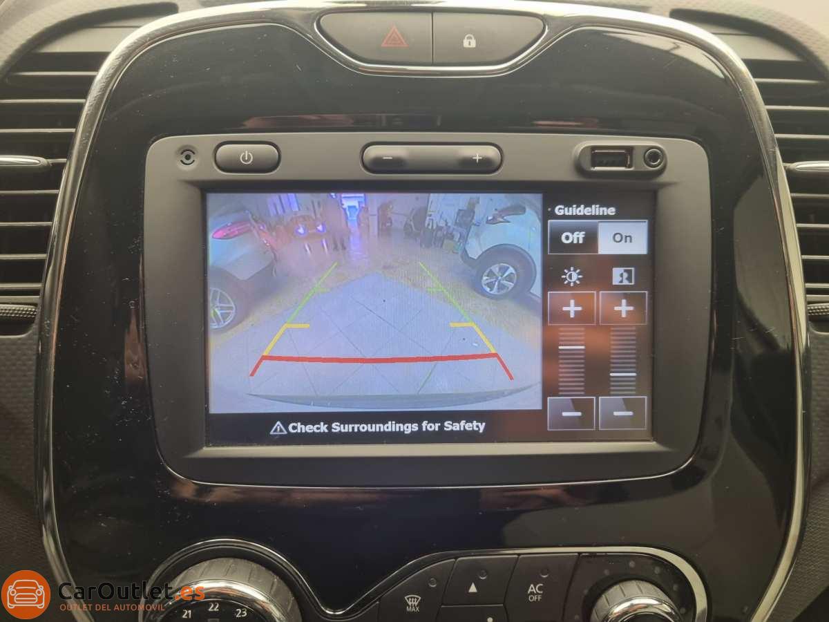 25 - Renault Captur 2014