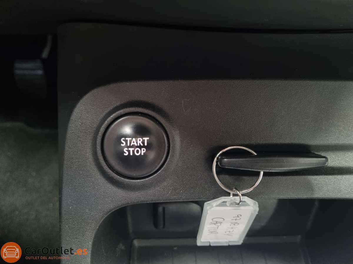 26 - Renault Captur 2014