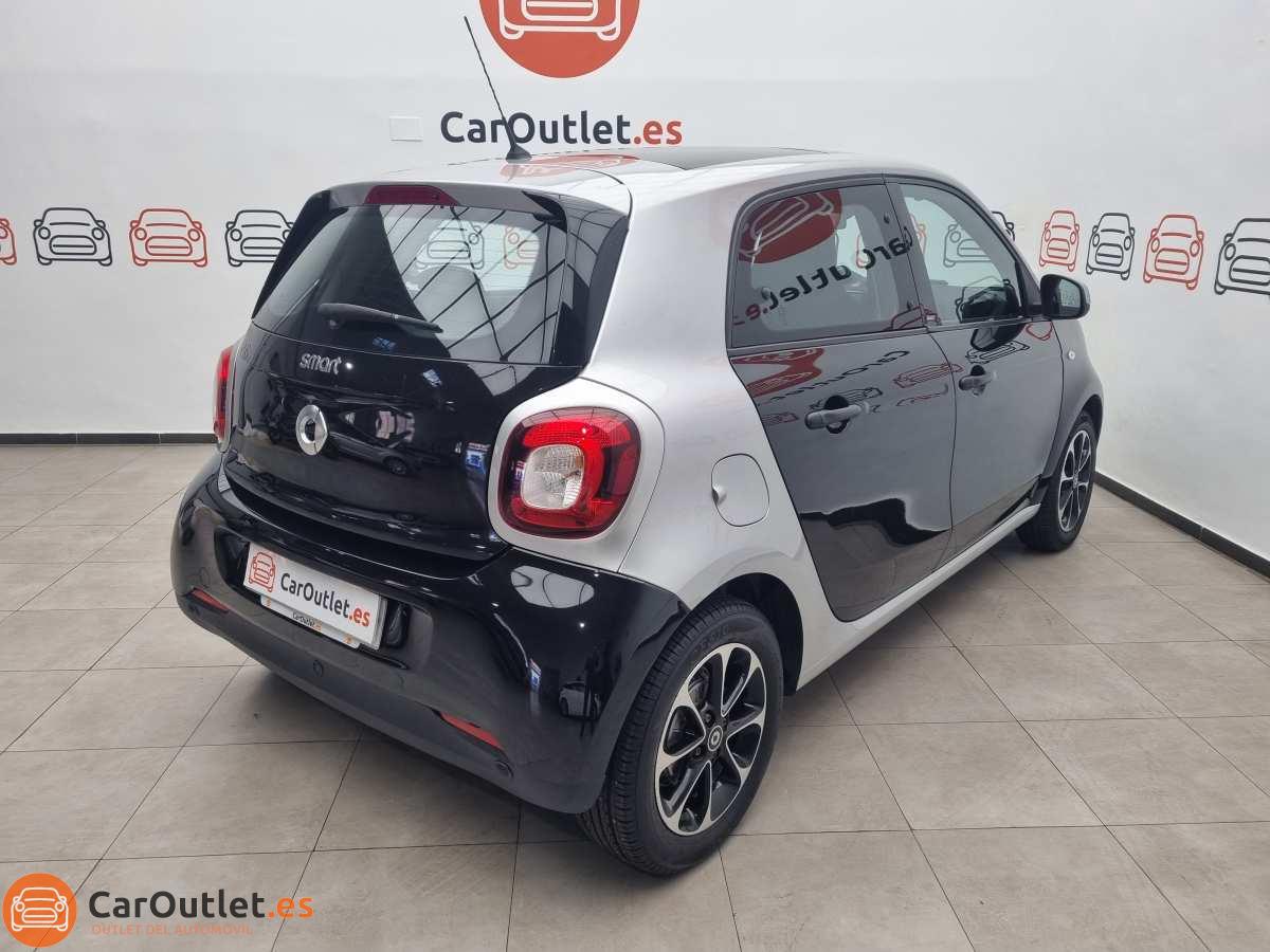 9 - Smart Forfour 2017 - AUTO