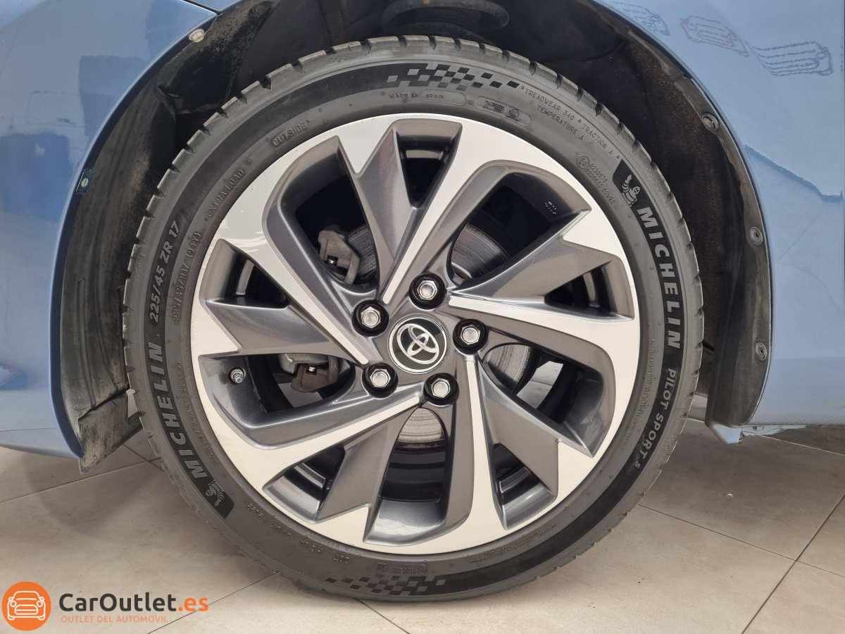 7 - Toyota Auris 2015 - AUTO