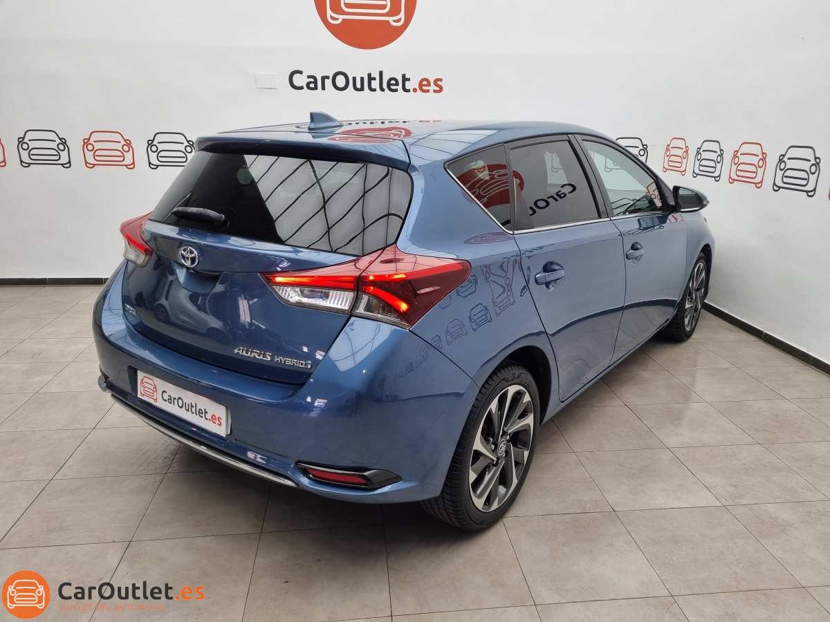 8 - Toyota Auris 2015 - AUTO