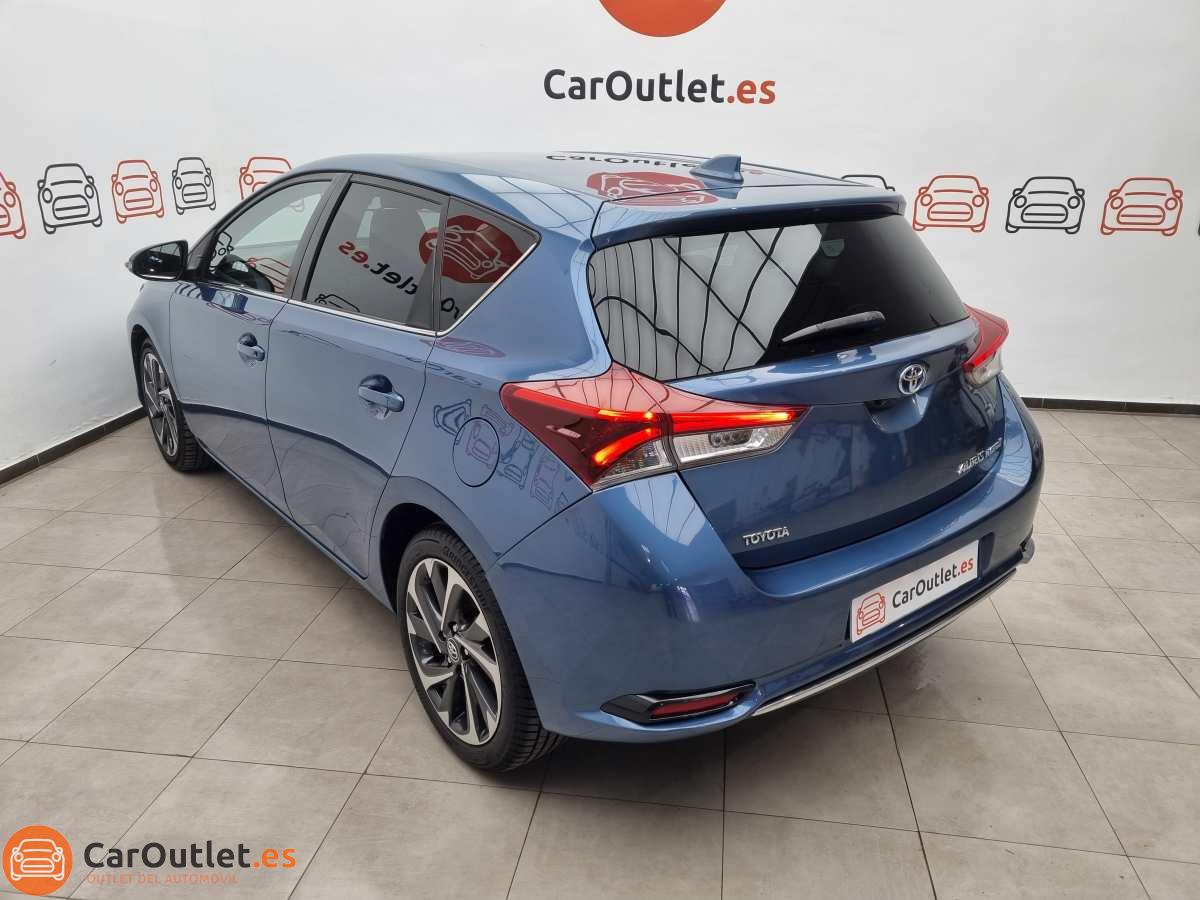 10 - Toyota Auris 2015 - AUTO