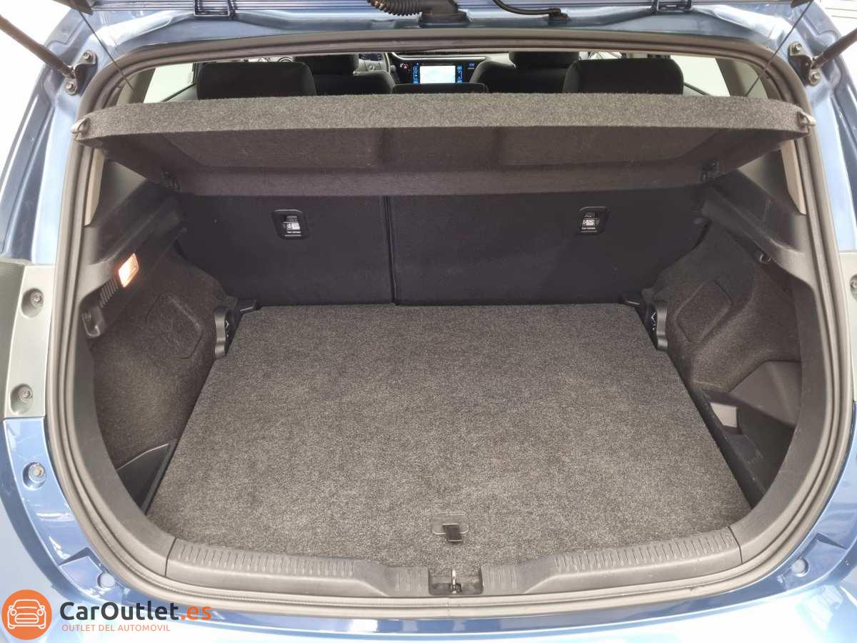 11 - Toyota Auris 2015 - AUTO