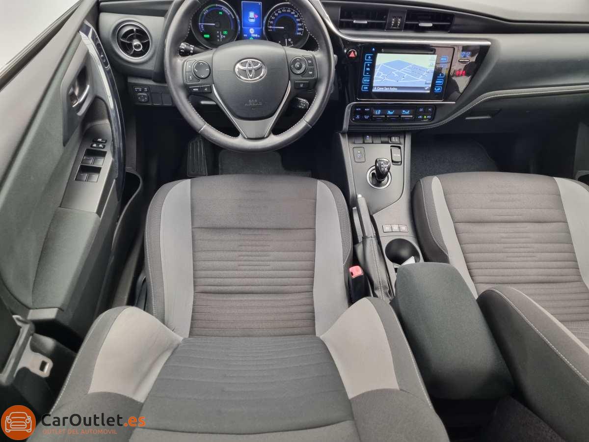 19 - Toyota Auris 2015 - AUTO