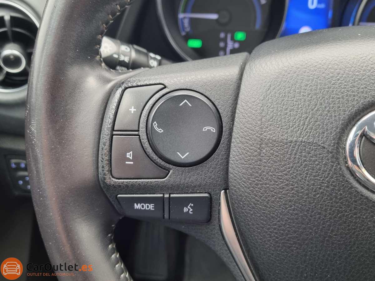 23 - Toyota Auris 2015 - AUTO