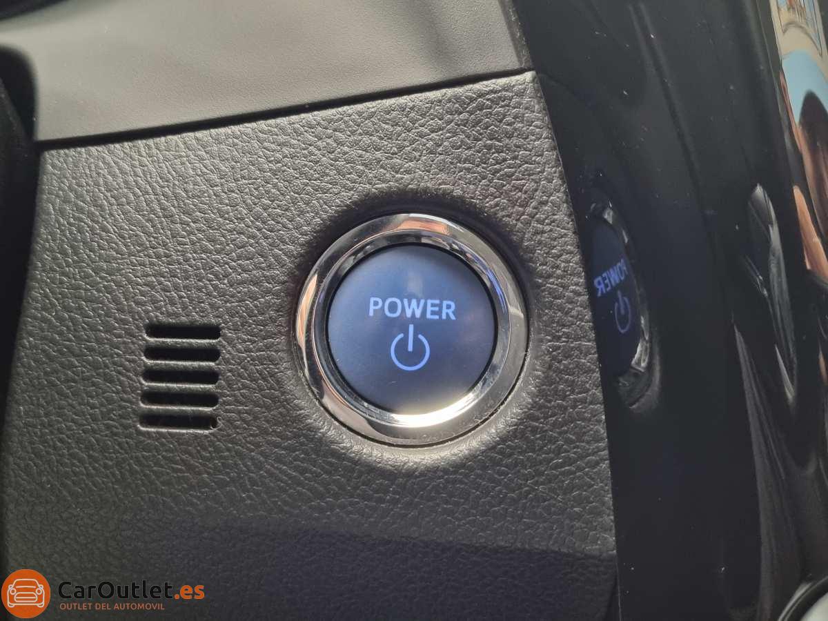 30 - Toyota Auris 2015 - AUTO