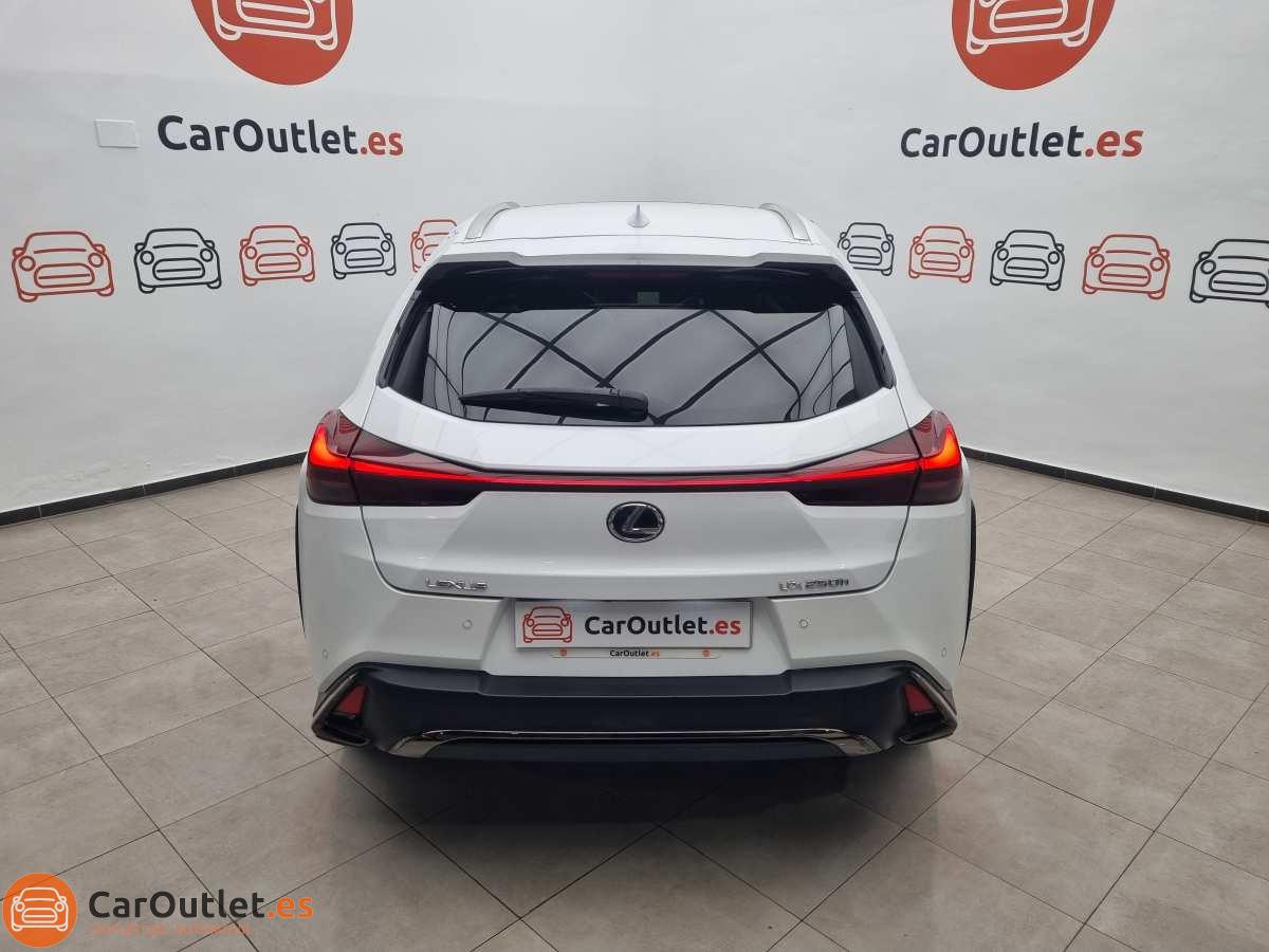 11 - Lexus UX 2019 - AUTO