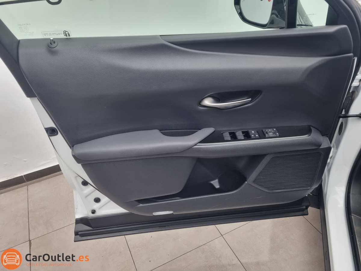 15 - Lexus UX 2019 - AUTO