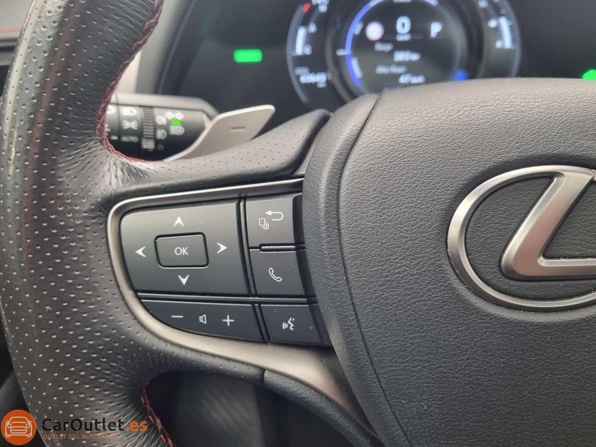 25 - Lexus UX 2019 - AUTO