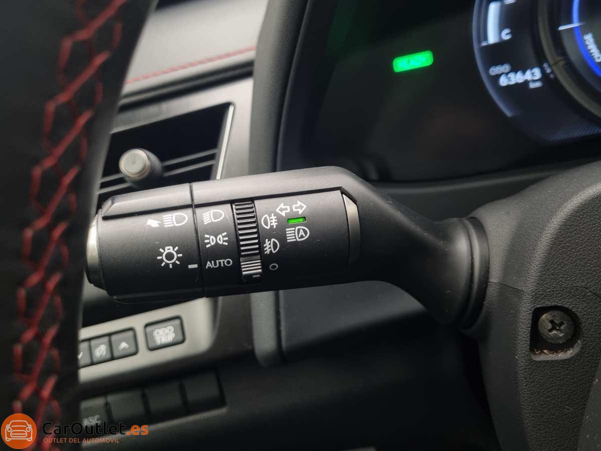 27 - Lexus UX 2019 - AUTO